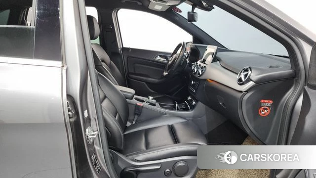 Mercedes-Benz B-Class W246 2018 Серый из Кореи, фото 2