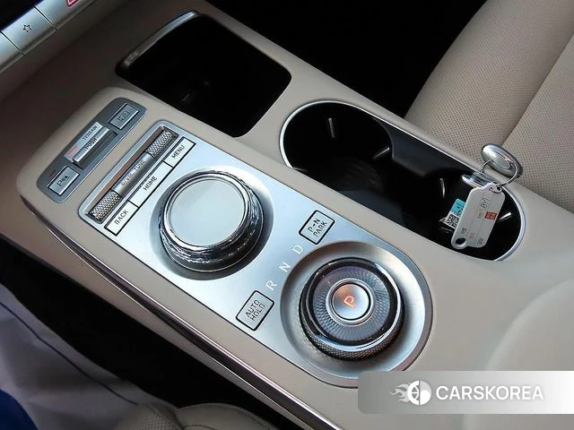 Genesis GV70 2021 Серебристо-серый из Кореи