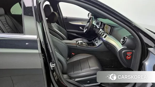 Mercedes-Benz E-Class W213 2020 Черный из Кореи, фото 2