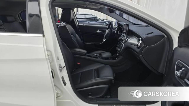 Mercedes-Benz GLA-Class X156 2019 Белый из Кореи, фото 2