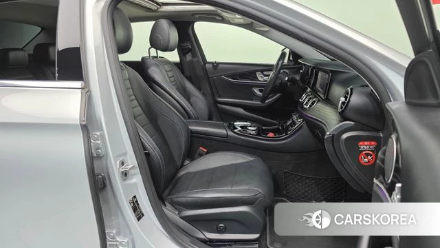 Mercedes-Benz E-Class W213 2019 Серебряный из Кореи, фото 2