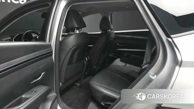 Hyundai Tucson (NX4) 2023 Серебристо-серый из Кореи, фото 2