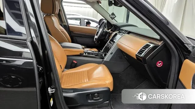Land Rover Discovery 5 2019 Черный из Кореи, фото 2