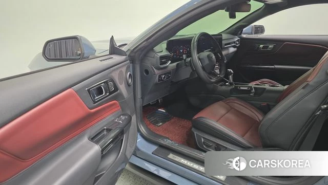 Ford Mustang 7th Generation 2024 Небесно-голубой из Кореи, фото 2