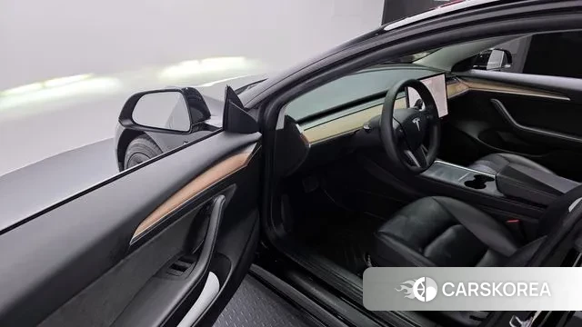 Tesla Model 3 2021 Черный из Кореи, фото 2