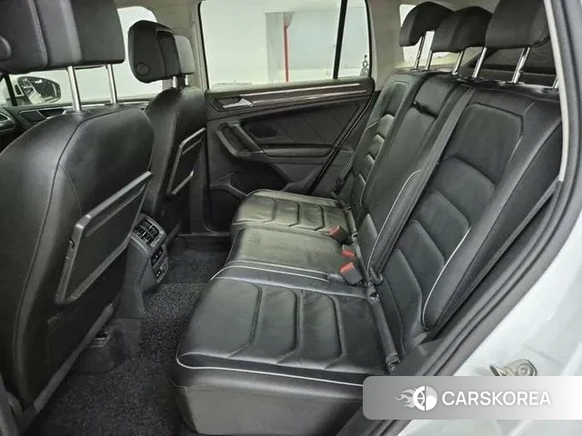 Volkswagen Tiguan second Generation 2018 Белый из Кореи, фото 2