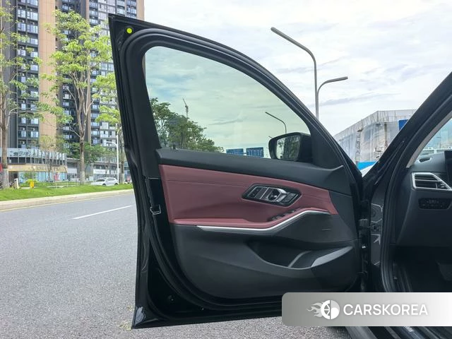 BMW i3 2025 Черный из Китая, фото 2