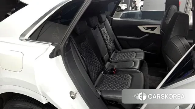 Audi Q8 (4M) 2021 Белый из Кореи, фото 2