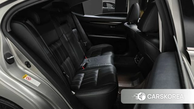 Lexus New ES300h 2018 Серебристо-серый из Кореи, фото 2