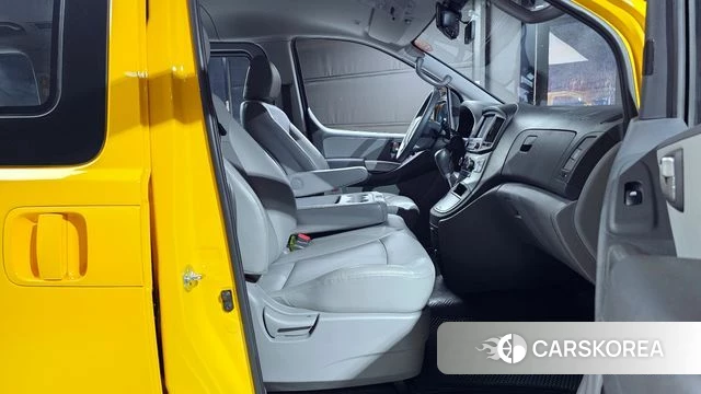 Hyundai The New Grand Starex 2021 Желтый из Кореи, фото 2