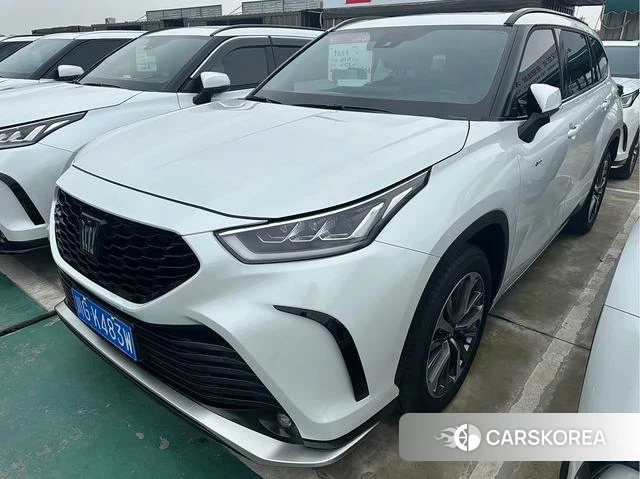 Toyota Crown Lufang 2025 Белый из Китая, фото 2