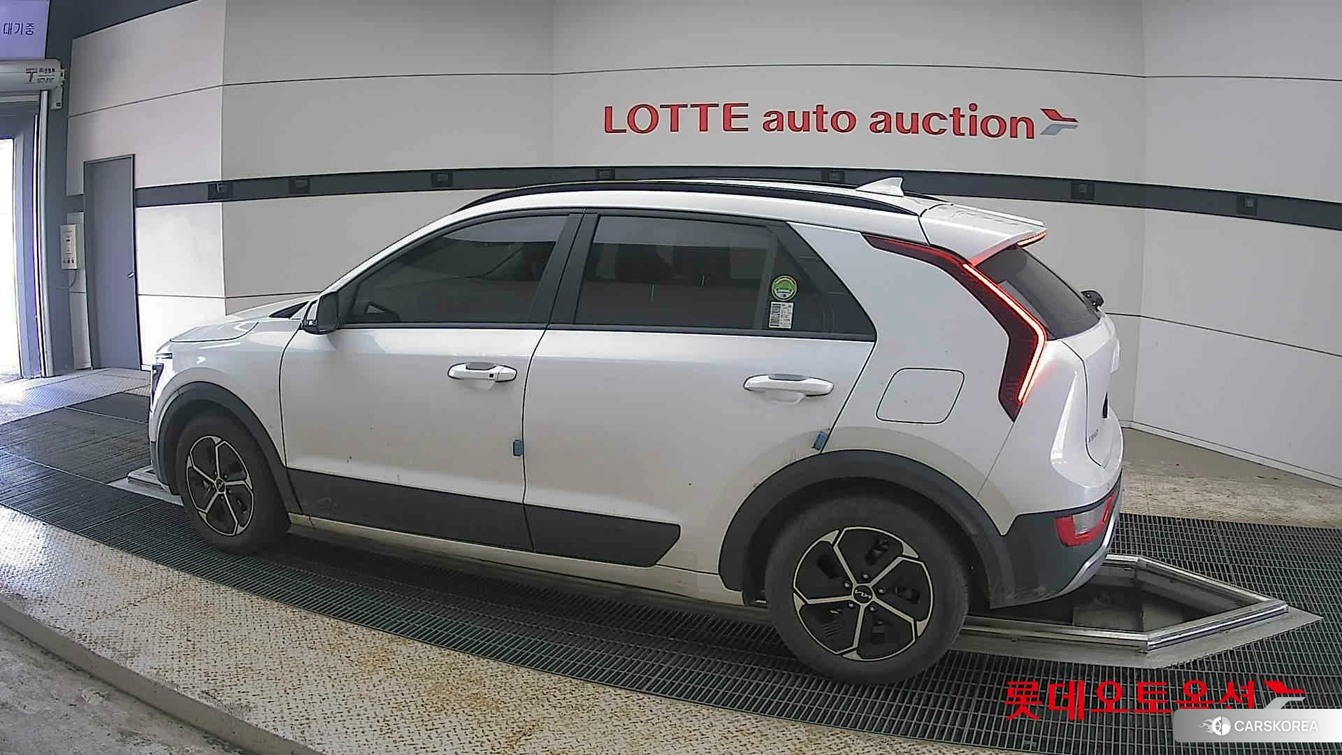 Kia Niro Hybrid 2024 Snow White Pearl (optional) из Кореи, фото 2