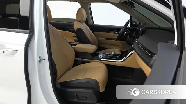 Kia Carnival 4th generation 2023 Белый из Кореи, фото 2