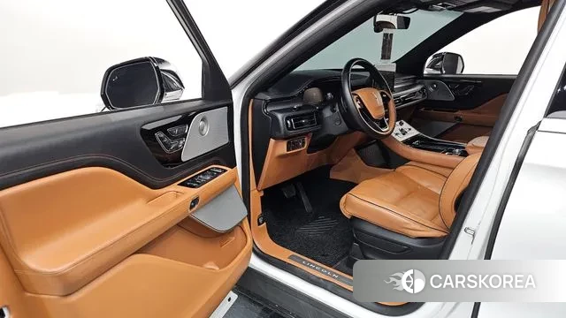 Lincoln Aviator 2nd generation 2020 Белый из Кореи, фото 2