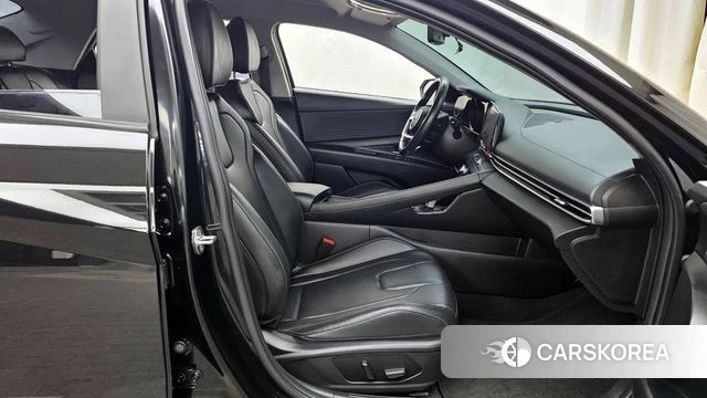 Hyundai Avante (CN7) 2022 Черный из Кореи, фото 2