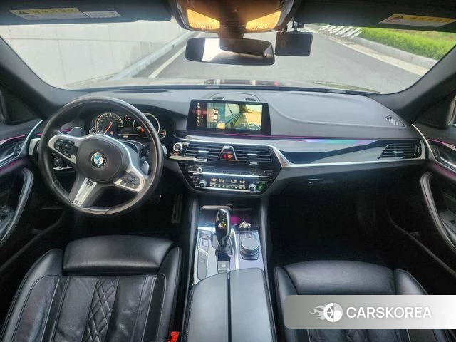 BMW 5 Series (G30) 2018 Серый из Кореи, фото 2