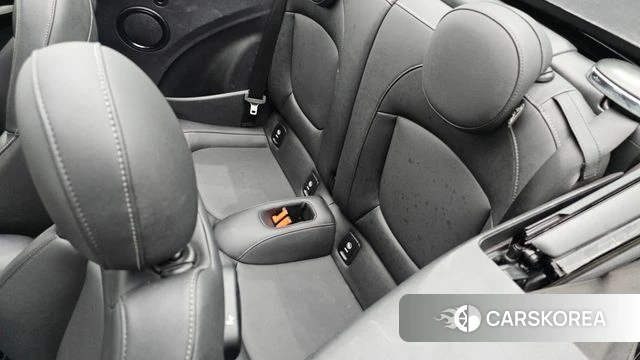 Mini Cooper Convertible 2024 Серебристо-серый из Кореи, фото 2