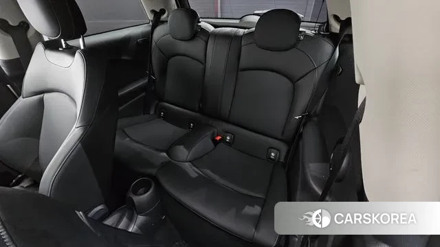 Mini Cooper 2018 Жемчужный цвет из Кореи, фото 2