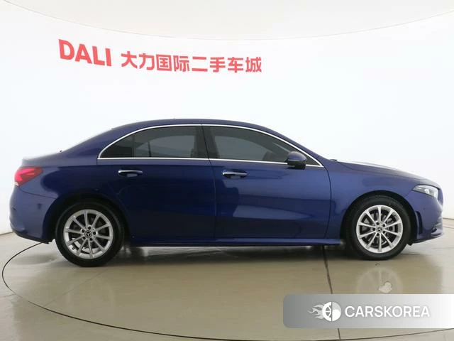 Mercedes-Benz Class A 2021 Синий из Китая, фото 2