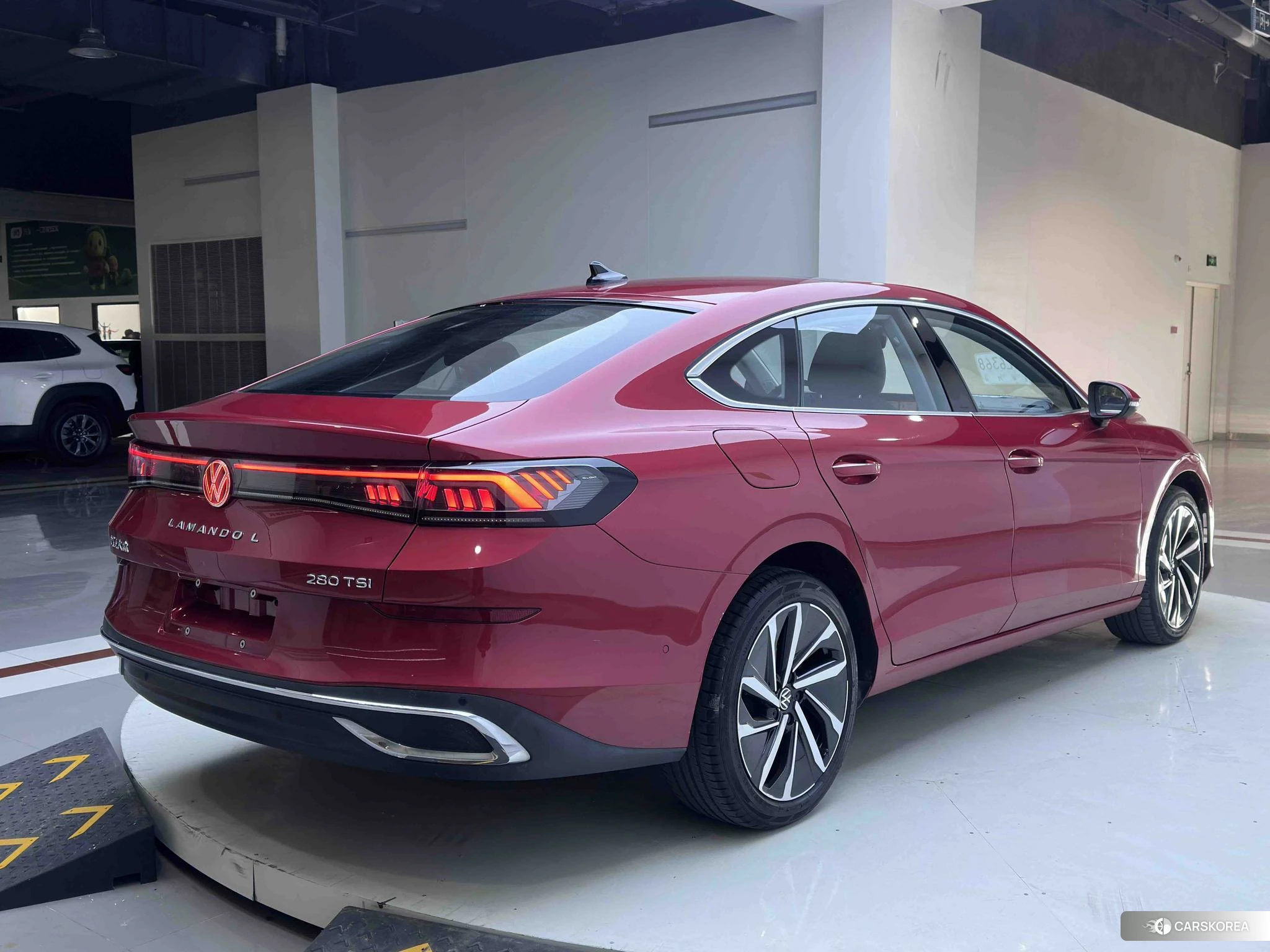 Volkswagen Lingdu 2022 Красный из Китая, фото 2