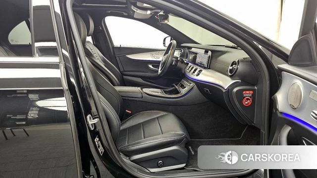 Mercedes-Benz E-Class W213 2021 Черный из Кореи, фото 2
