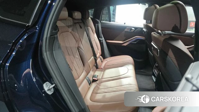 BMW X6 (G06) 2025 Черный из Кореи, фото 2