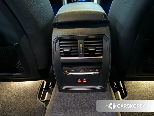 BMW i4 2023 Цвет галактики из Кореи, фото 2