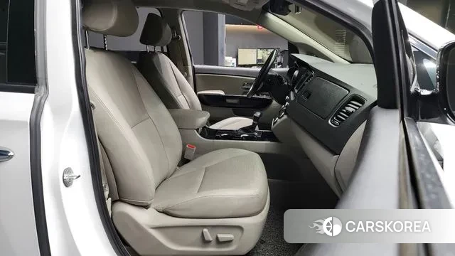 Kia The New Carnival 2019 Белый из Кореи, фото 2