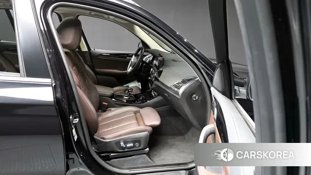 BMW X3 (G01) 2022 Черный из Кореи, фото 2