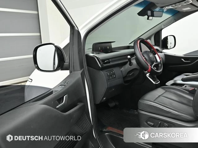 Hyundai Staria 2022 Белый из Кореи, фото 2