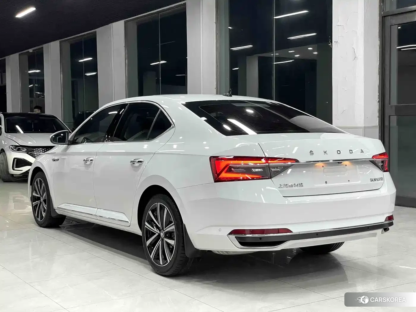 Skoda Superb 2022 Белый из Китая, фото 2