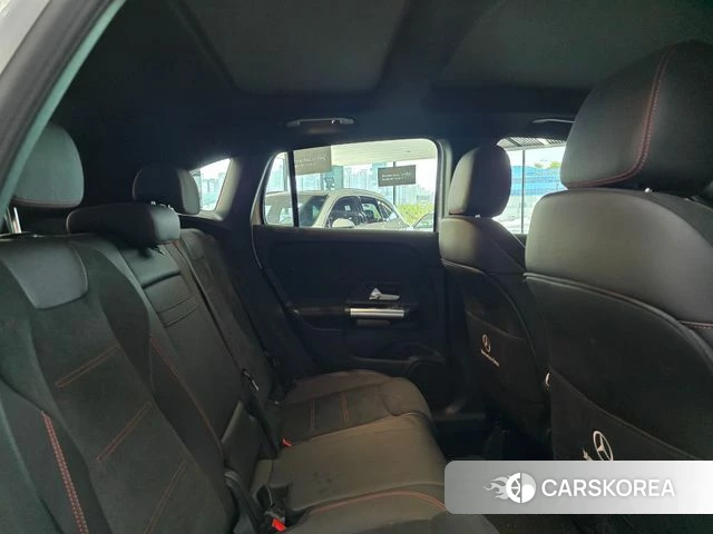 Mercedes-Benz GLA - Class H247 2024 Белый из Кореи, фото 2