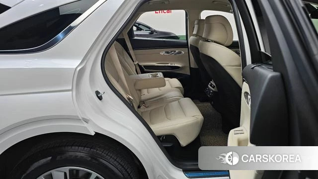 Genesis GV70 2022 Белый из Кореи, фото 2
