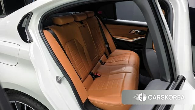 BMW 3 Series (G20) 2023 Белый из Кореи, фото 2