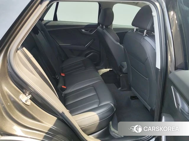 Audi Q2L 2024 Черный из Китая, фото 2
