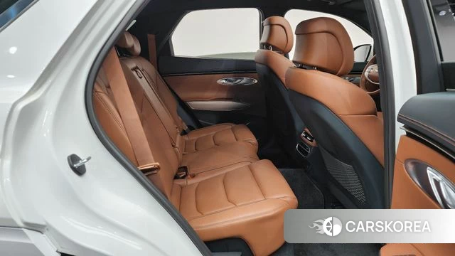 Genesis GV70 2022 Белый из Кореи, фото 2