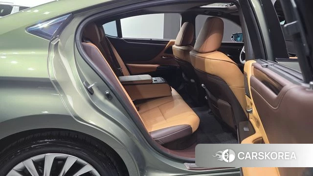 Lexus ES300h 7th generation 2020 Темно-зеленый из Кореи, фото 2