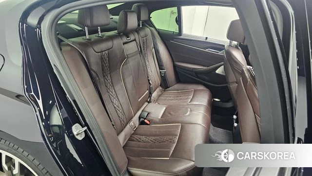 BMW 5 Series (G30) 2020 Черный из Кореи, фото 2