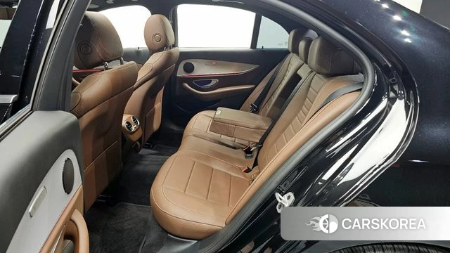 Mercedes-Benz E-Class W213 2021 Черный из Кореи, фото 2