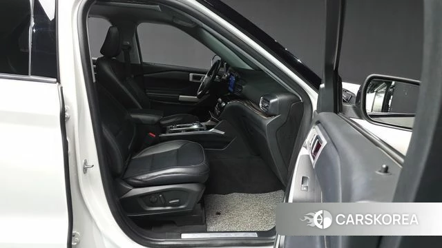 Ford Explorer 6th Generation 2021 Белый из Кореи, фото 2