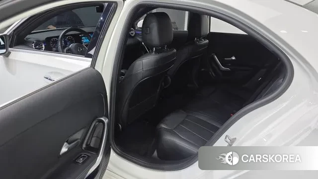 Mercedes-Benz A-Class W177 2021 Белый из Кореи, фото 2