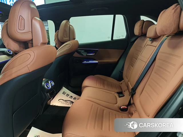 Mercedes-Benz GLC 2024 Черный из Китая, фото 2