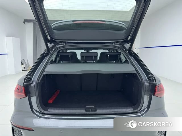 Audi A3 2023 Темно-серый из Китая, фото 2