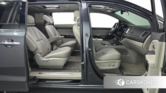 Kia The New Carnival 2018 Серый из Кореи, фото 2