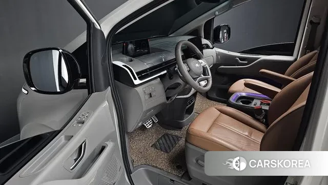 Hyundai Staria 2023 Белый из Кореи, фото 2