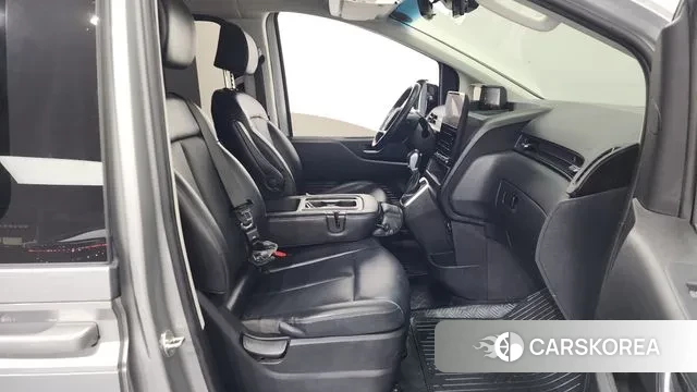 Hyundai Staria 2022 Серебряный из Кореи, фото 2