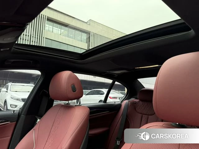 BMW 5 series 2023 Белый из Китая, фото 2