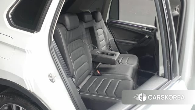 Volkswagen Tiguan second Generation 2022 Белый из Кореи, фото 2
