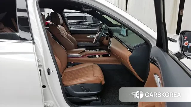 Genesis GV70 2022 Белый из Кореи, фото 2