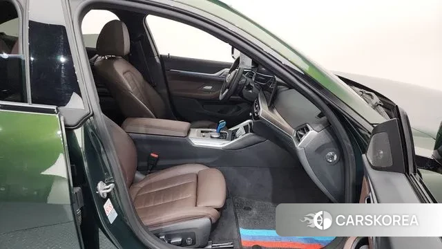 BMW i4 2022 Темно-зеленый из Кореи, фото 2